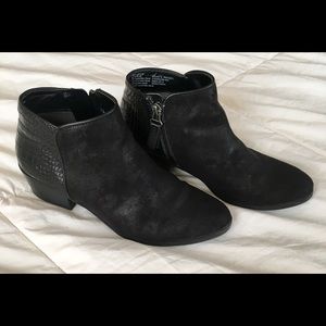 Vera Wang black booties